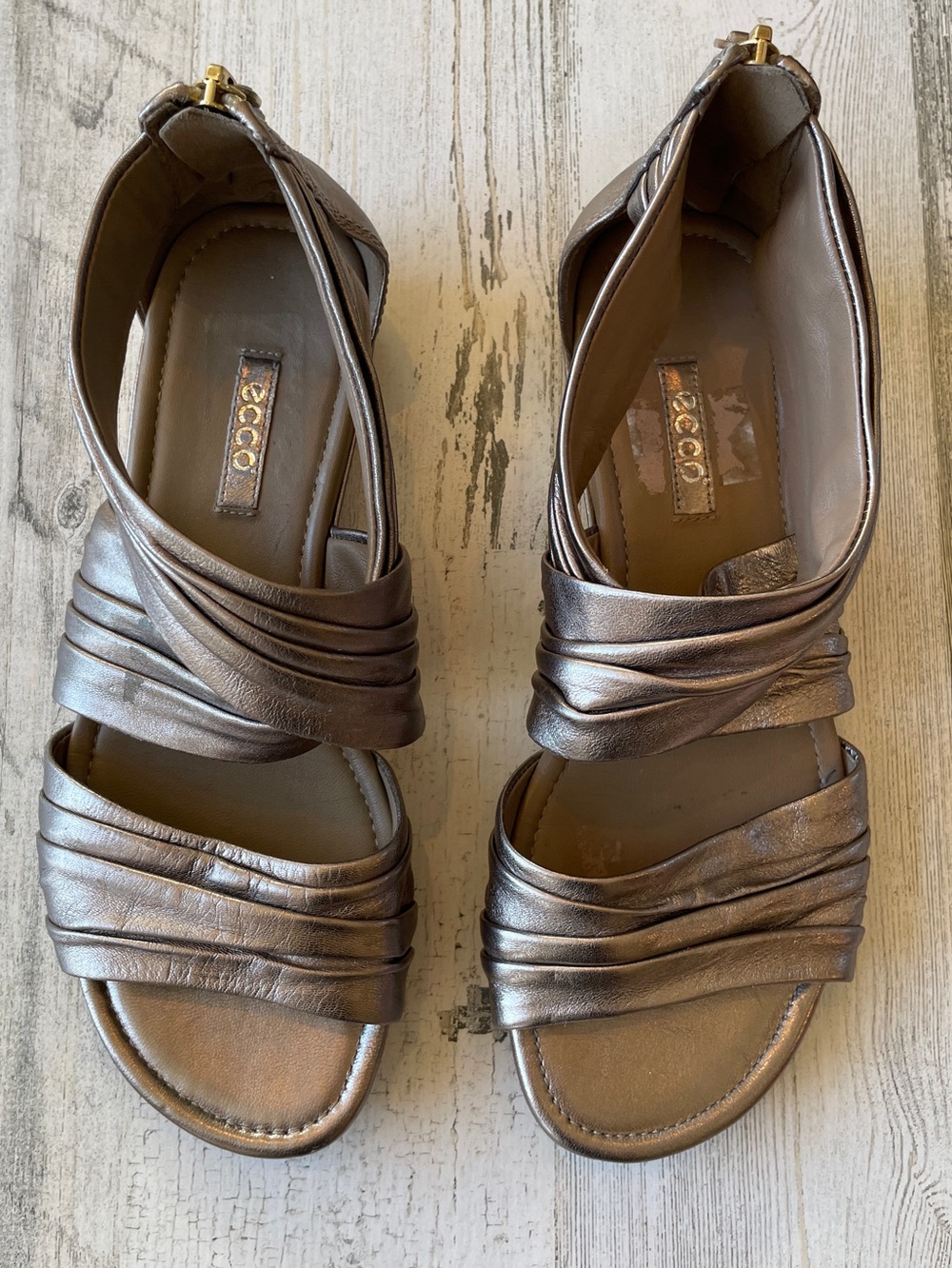 Ecco Metallic Silver Leather Ruched Slingback Comfort Sandals Back Zip SZ 6